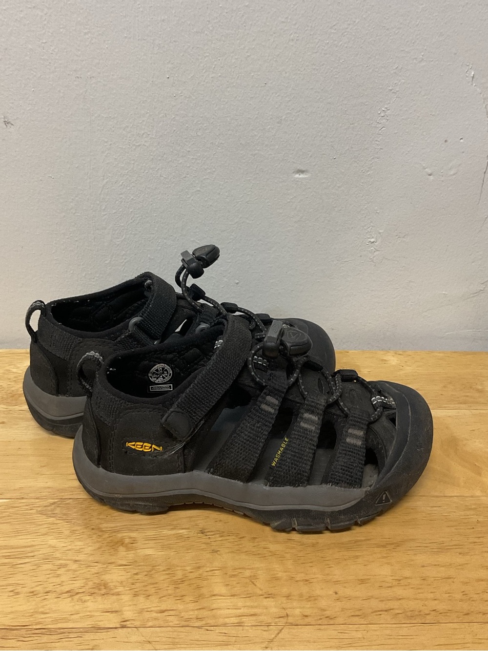 Keen Toddler Newport H2 Waterproof Black Boys Sandals size 11 - Picture 3 of 6